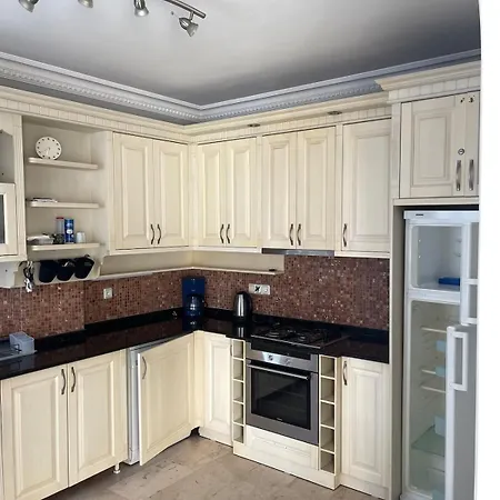 Vila With Pool In Goldcity Tourism Complex Kargicak (Alanya)