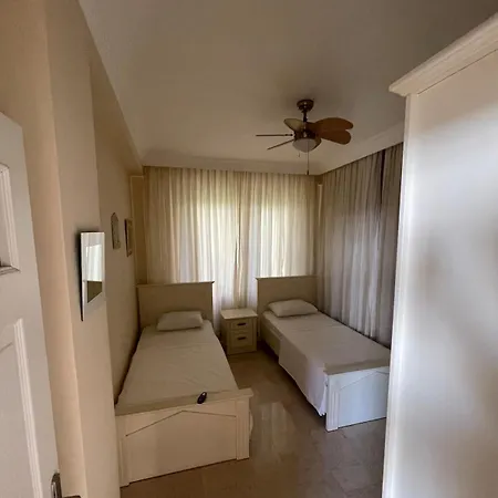 With Pool In Goldcity Tourism Complex Willa Kargicak (Alanya)